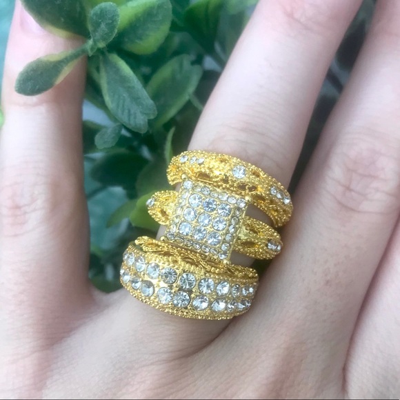 *New 3PC Set Yellow Gold Diamond Ring - Picture 2 of 4